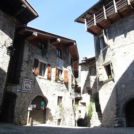 La Piazzetta Di Canale B&B Tenno Exterior foto