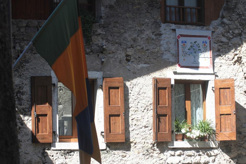 La Piazzetta Di Canale B&B Tenno Exterior foto