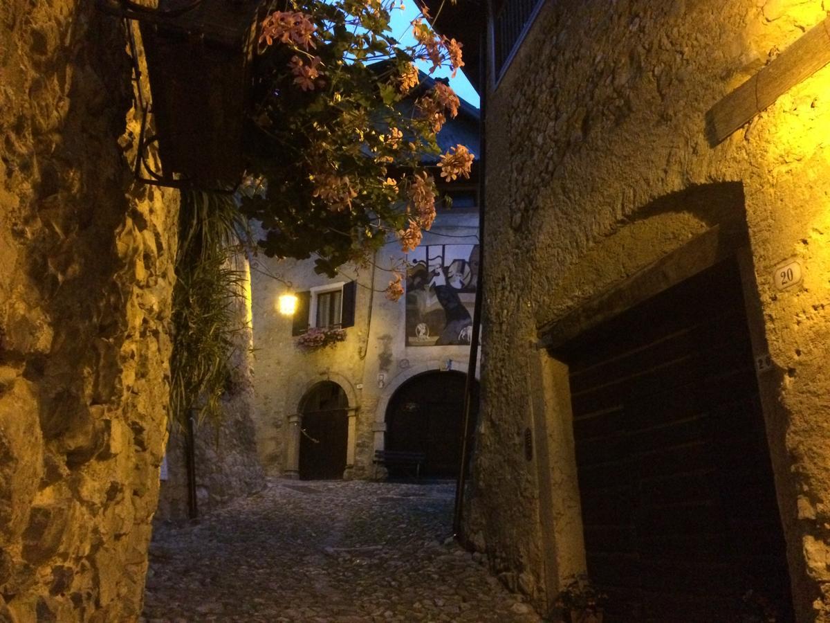 La Piazzetta Di Canale B&B Tenno Exterior foto